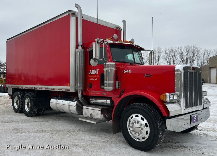 image for item FK1549 2006 Peterbilt 379 utility / service truck