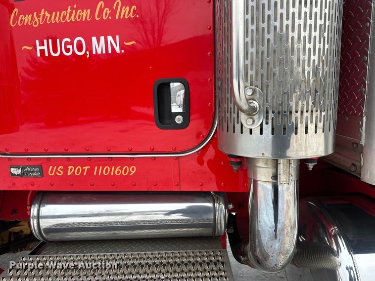 image for item FK1549 2006 Peterbilt 379 utility / service truck