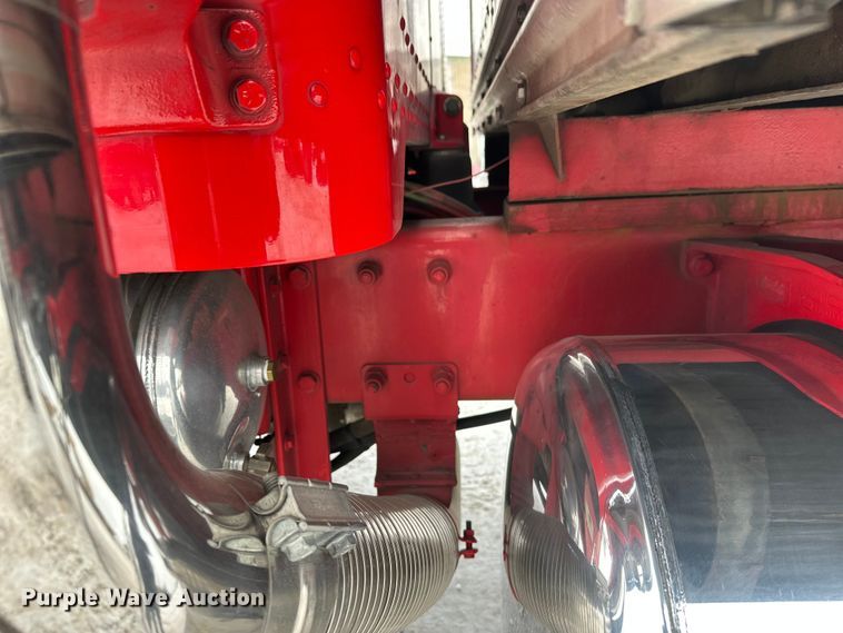 image for item FK1549 2006 Peterbilt 379 utility / service truck