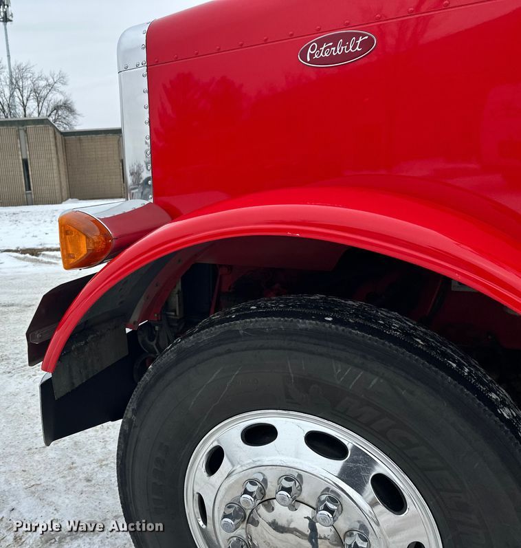 image for item FK1549 2006 Peterbilt 379 utility / service truck