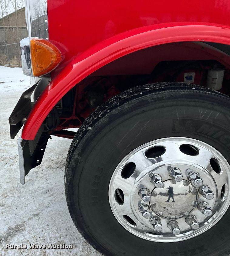 image for item FK1549 2006 Peterbilt 379 utility / service truck