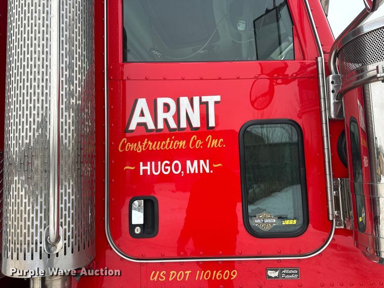 image for item FK1549 2006 Peterbilt 379 utility / service truck