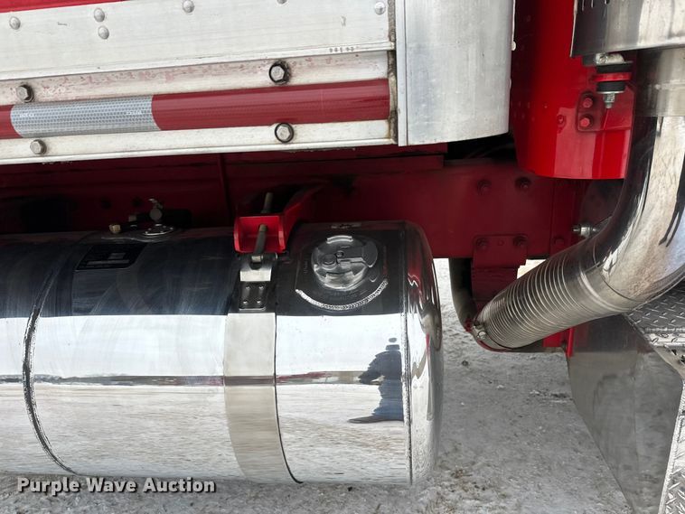 image for item FK1549 2006 Peterbilt 379 utility / service truck