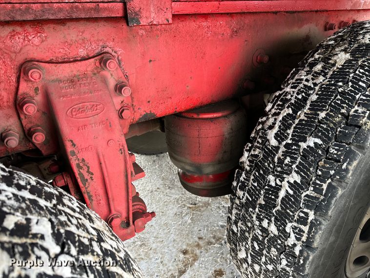 image for item FK1549 2006 Peterbilt 379 utility / service truck