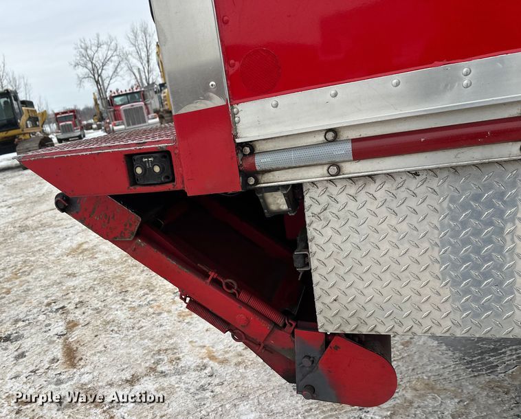 image for item FK1549 2006 Peterbilt 379 utility / service truck