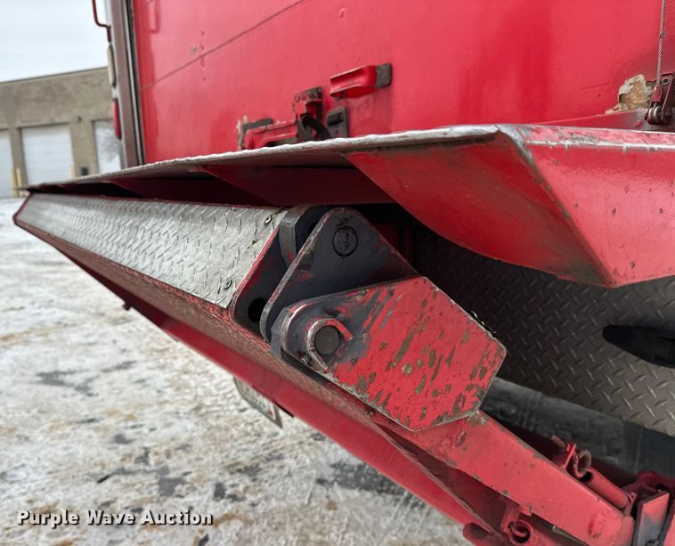 image for item FK1549 2006 Peterbilt 379 utility / service truck