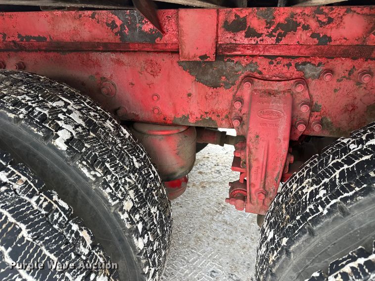 image for item FK1549 2006 Peterbilt 379 utility / service truck