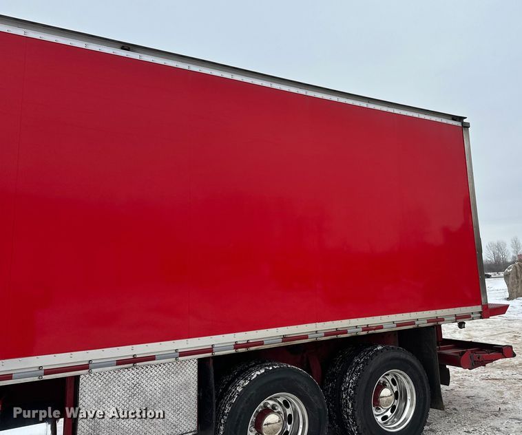 image for item FK1549 2006 Peterbilt 379 utility / service truck