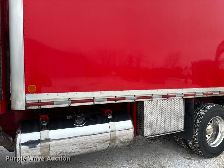 image for item FK1549 2006 Peterbilt 379 utility / service truck