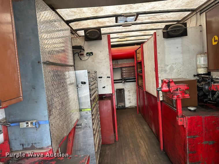 image for item FK1549 2006 Peterbilt 379 utility / service truck