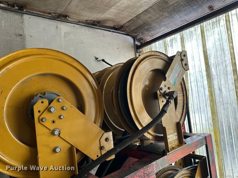 image for item FK1549 2006 Peterbilt 379 utility / service truck