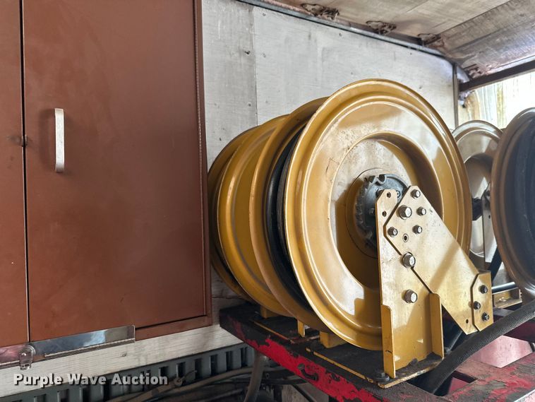 image for item FK1549 2006 Peterbilt 379 utility / service truck