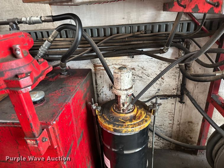 image for item FK1549 2006 Peterbilt 379 utility / service truck