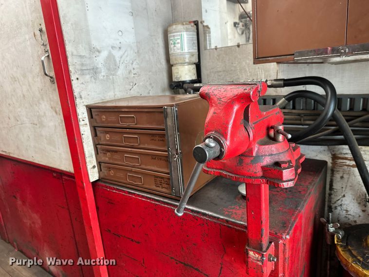 image for item FK1549 2006 Peterbilt 379 utility / service truck