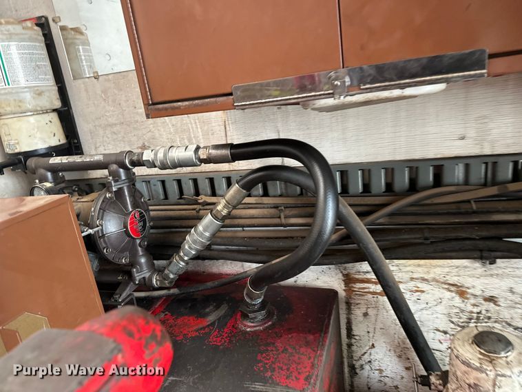 image for item FK1549 2006 Peterbilt 379 utility / service truck