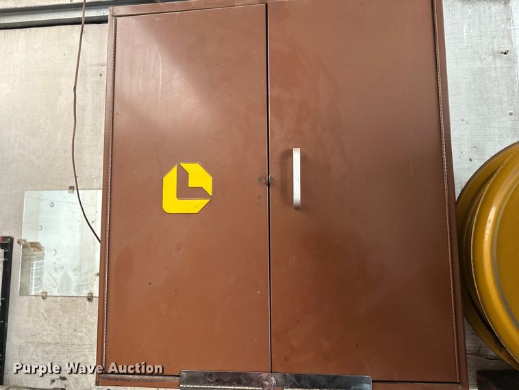 image for item FK1549 2006 Peterbilt 379 utility / service truck