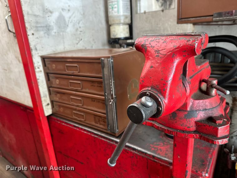 image for item FK1549 2006 Peterbilt 379 utility / service truck