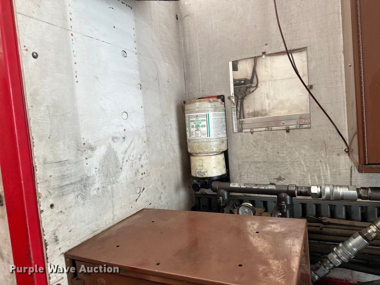 image for item FK1549 2006 Peterbilt 379 utility / service truck