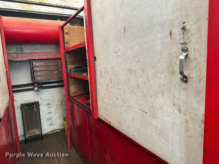 image for item FK1549 2006 Peterbilt 379 utility / service truck