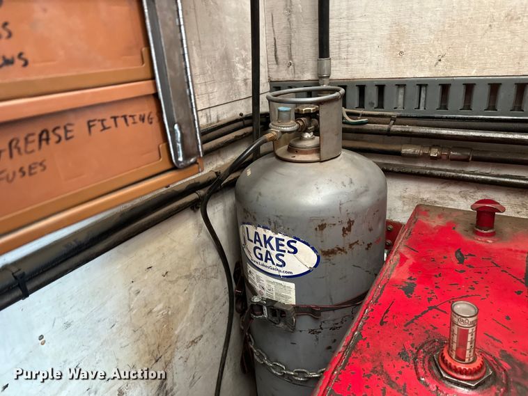 image for item FK1549 2006 Peterbilt 379 utility / service truck