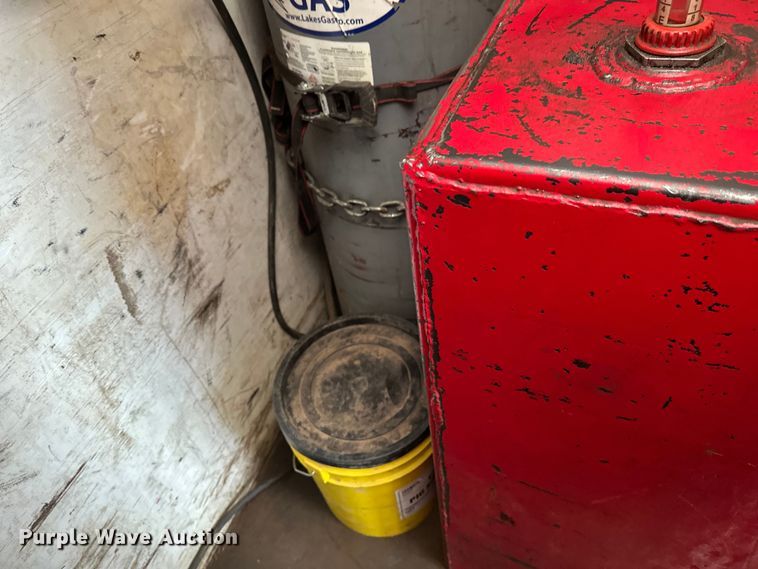 image for item FK1549 2006 Peterbilt 379 utility / service truck