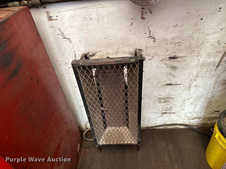 image for item FK1549 2006 Peterbilt 379 utility / service truck