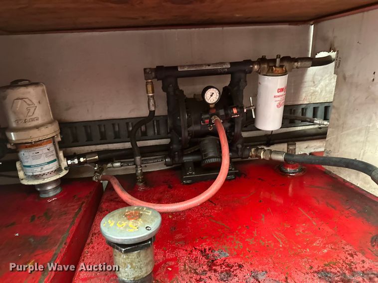 image for item FK1549 2006 Peterbilt 379 utility / service truck