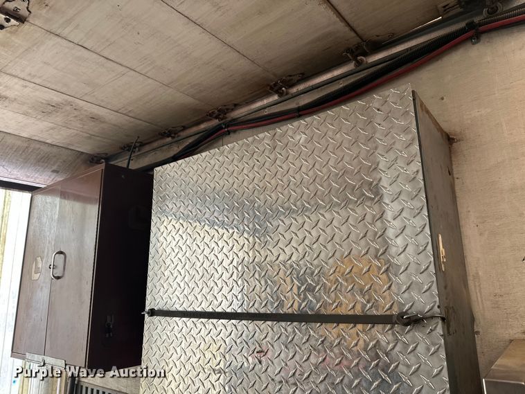 image for item FK1549 2006 Peterbilt 379 utility / service truck