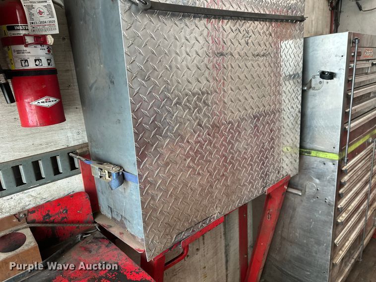 image for item FK1549 2006 Peterbilt 379 utility / service truck