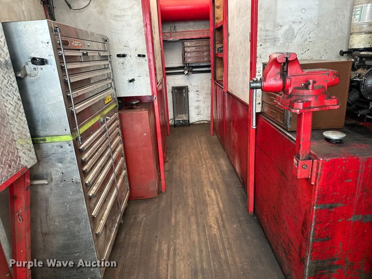 image for item FK1549 2006 Peterbilt 379 utility / service truck