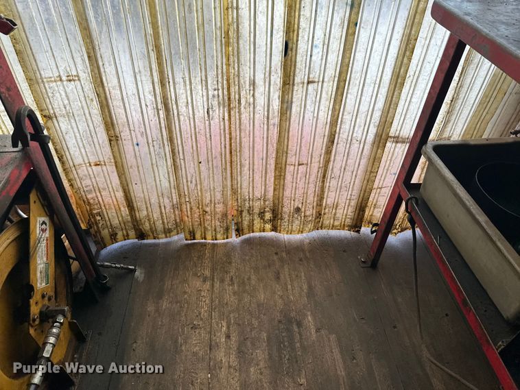 image for item FK1549 2006 Peterbilt 379 utility / service truck