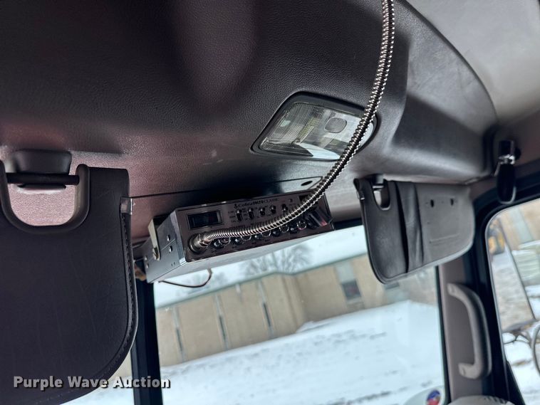 image for item FK1549 2006 Peterbilt 379 utility / service truck