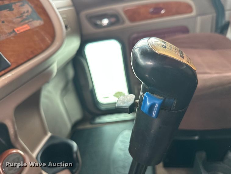 image for item FK1549 2006 Peterbilt 379 utility / service truck