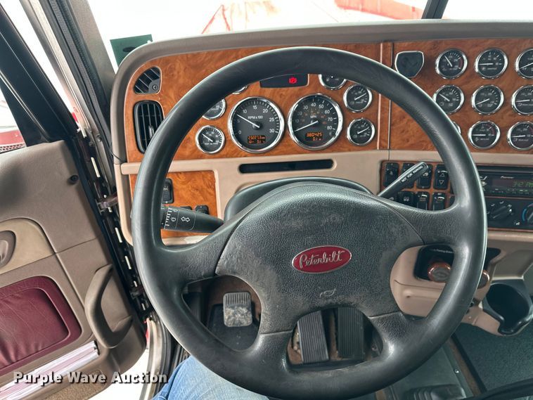 image for item FK1549 2006 Peterbilt 379 utility / service truck