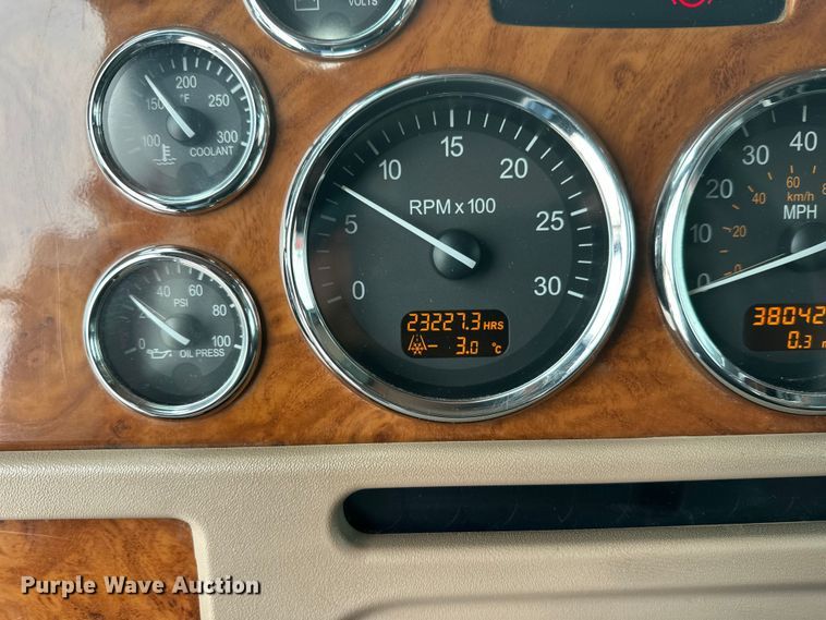 image for item FK1549 2006 Peterbilt 379 utility / service truck