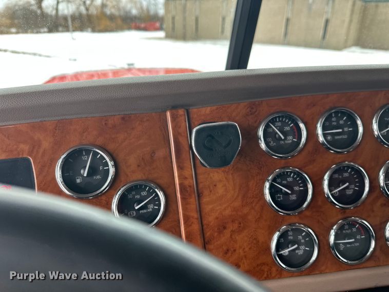 image for item FK1549 2006 Peterbilt 379 utility / service truck