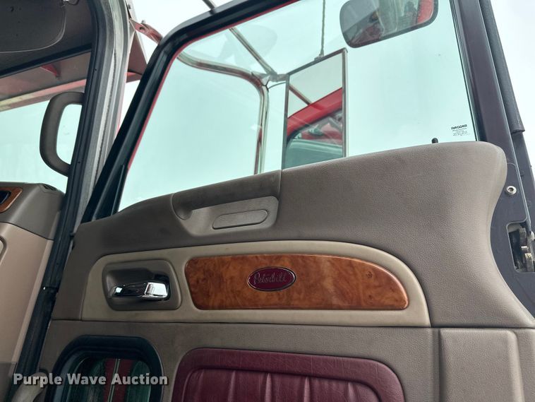 image for item FK1549 2006 Peterbilt 379 utility / service truck