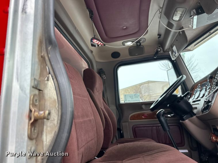 image for item FK1549 2006 Peterbilt 379 utility / service truck