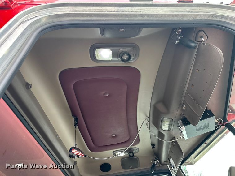 image for item FK1549 2006 Peterbilt 379 utility / service truck