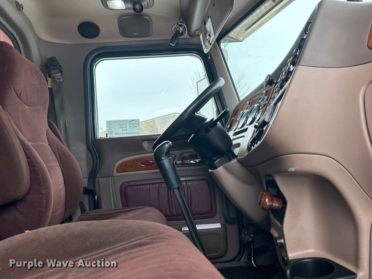 image for item FK1549 2006 Peterbilt 379 utility / service truck