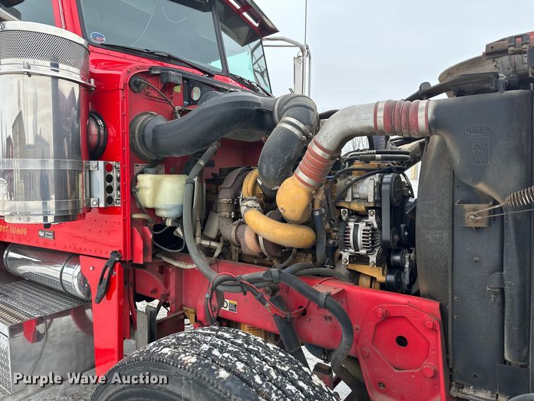 image for item FK1549 2006 Peterbilt 379 utility / service truck