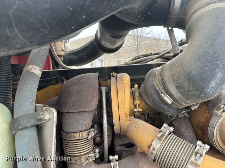 image for item FK1549 2006 Peterbilt 379 utility / service truck