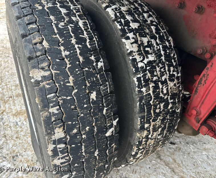 image for item FK1549 2006 Peterbilt 379 utility / service truck