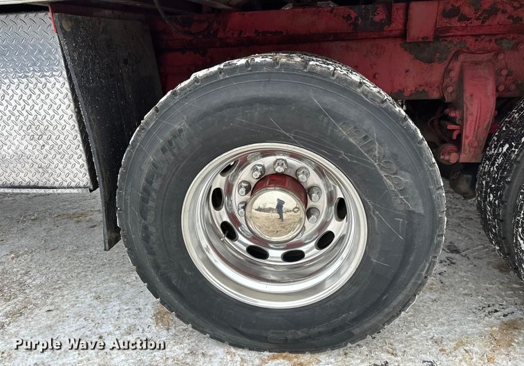 image for item FK1549 2006 Peterbilt 379 utility / service truck