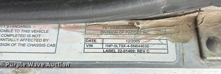 image for item FK1549 2006 Peterbilt 379 utility / service truck