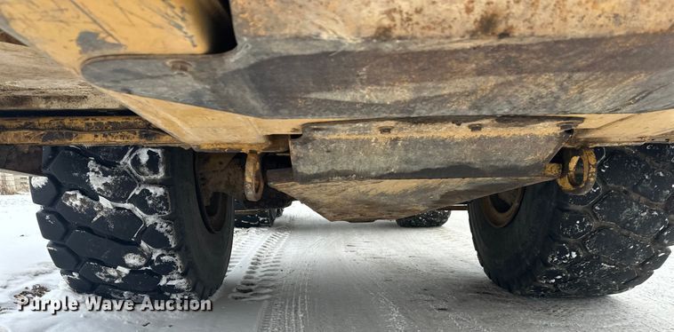 image for item FK1554 2000 Caterpillar D400E11 articulated haul truck