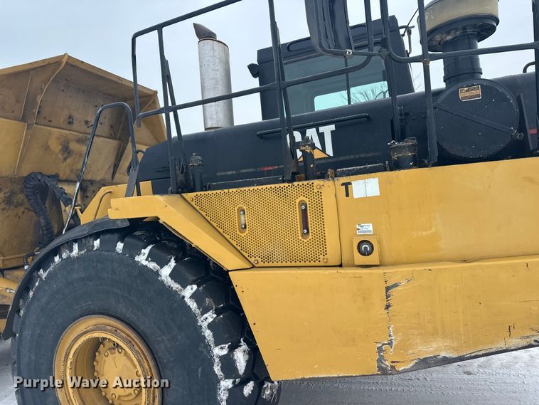 image for item FK1554 2000 Caterpillar D400E11 articulated haul truck