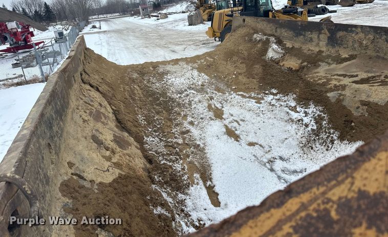 image for item FK1554 2000 Caterpillar D400E11 articulated haul truck