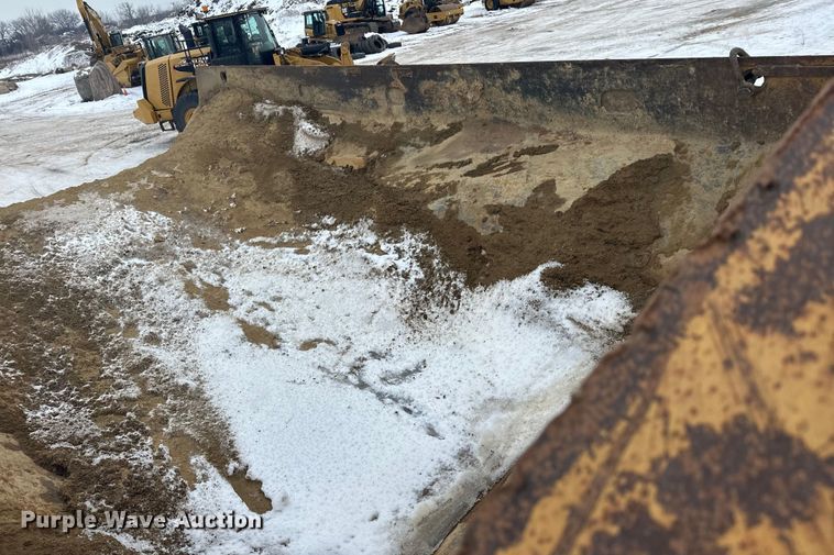 image for item FK1554 2000 Caterpillar D400E11 articulated haul truck