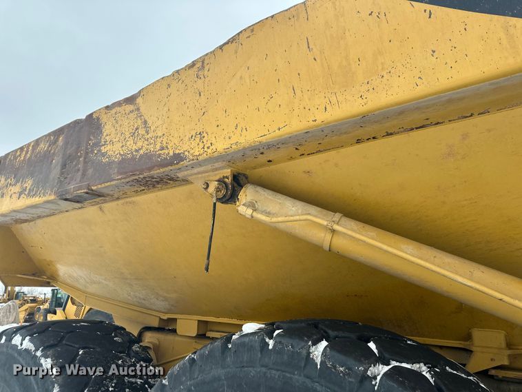 image for item FK1554 2000 Caterpillar D400E11 articulated haul truck